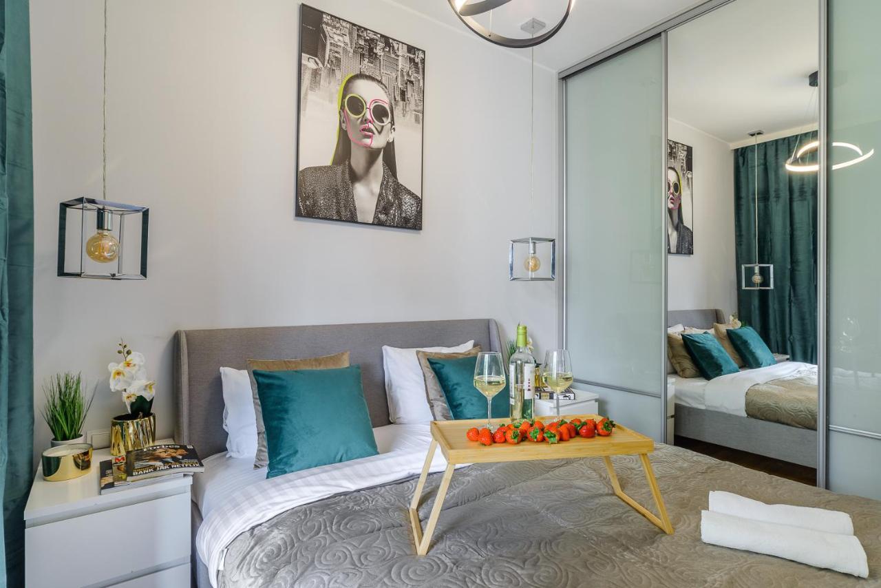 Lumina Apartments Near Warsaw Uprising Museum מראה חיצוני תמונה