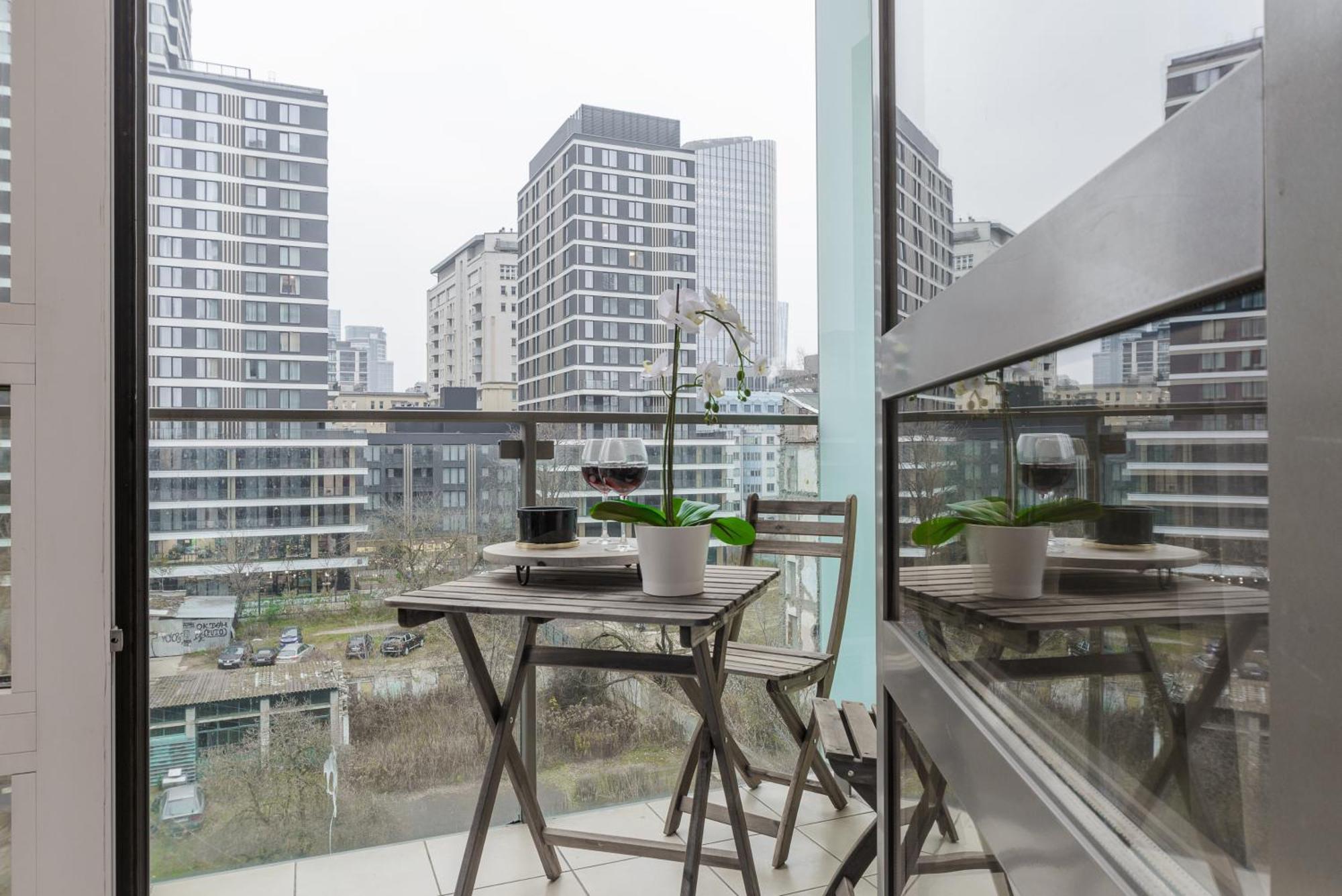 Lumina Apartments Near Warsaw Uprising Museum מראה חיצוני תמונה